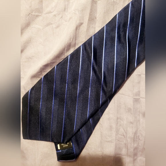 Michael Kors navy tie - Picture 2 of 4